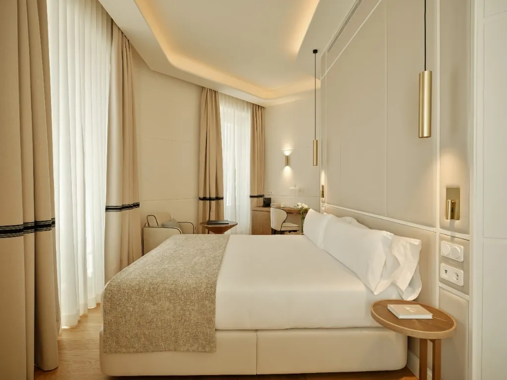 Chambre Premium Corner spacieuse et lumineuse à La Fonda de los Príncipes