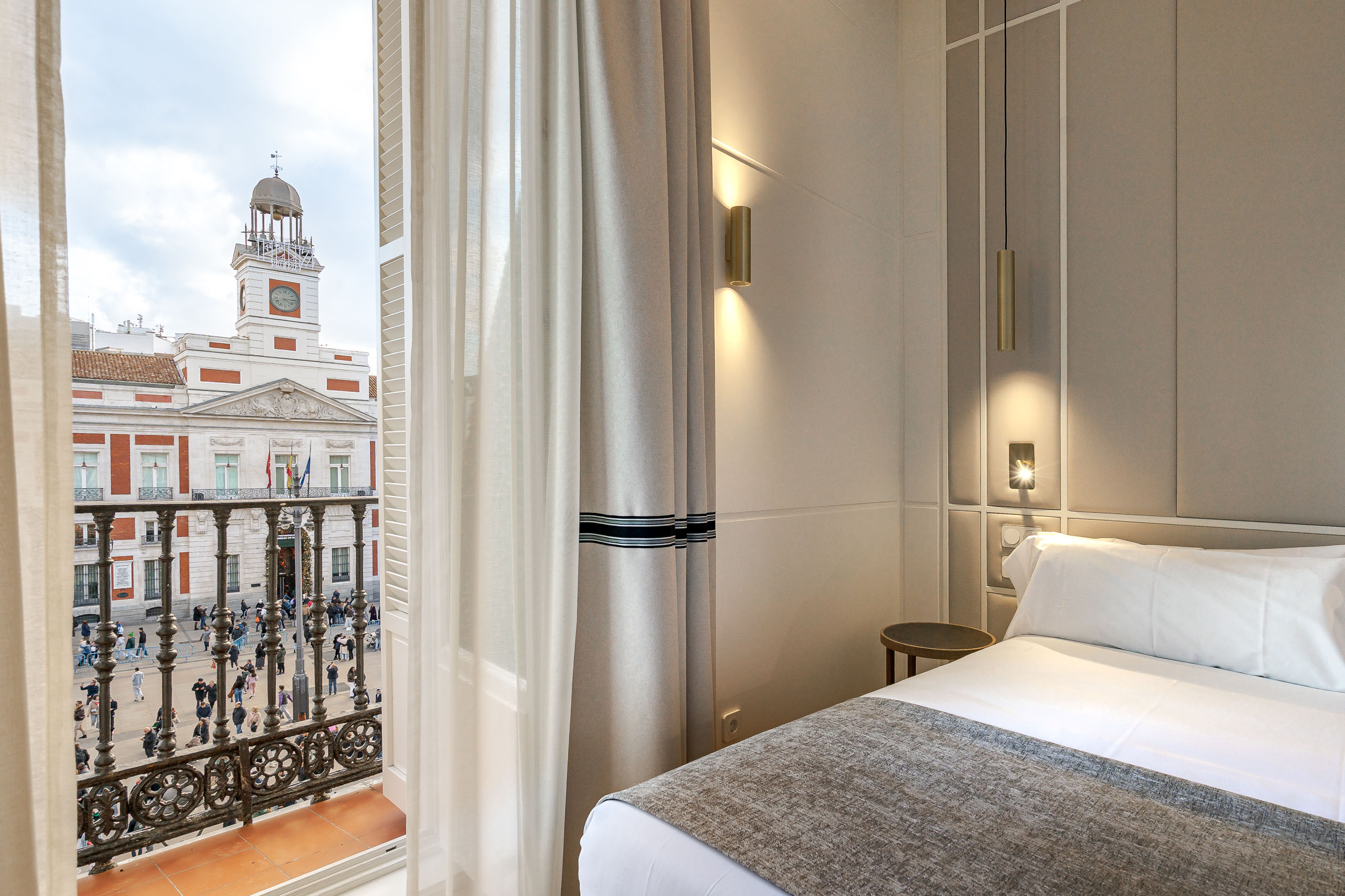 Viste su Puerta del Sol, Madrid, da La Fonda de los Príncipes